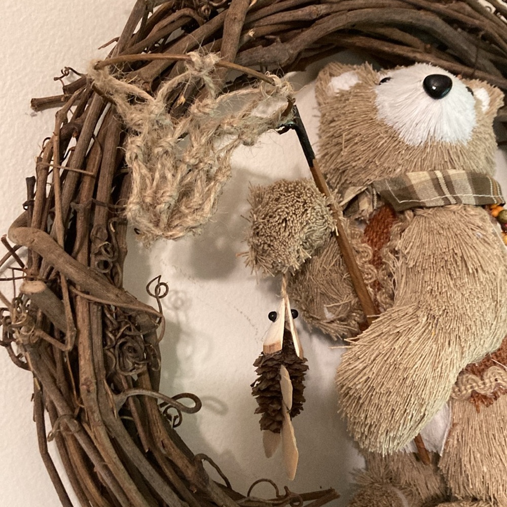 Rustic Bear Wreath - Picture 3 of 4